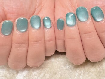 ショートネイル×水色マグネット