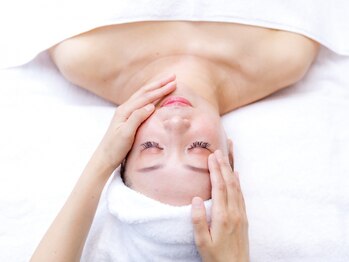 パール(PEARL)の写真/【濃いシミ・モヤモヤしみに】他店で変化無かったシミは是非当店で！電気パルスで美白有効成分を浸透☆