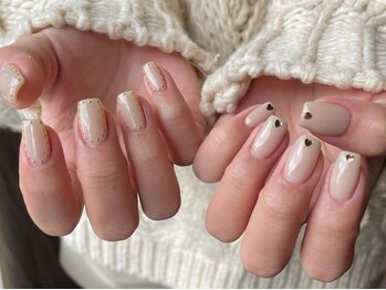 アイネイルズ 梅田店(I nails)/ホワイトスタッズホロ華奢¥9700