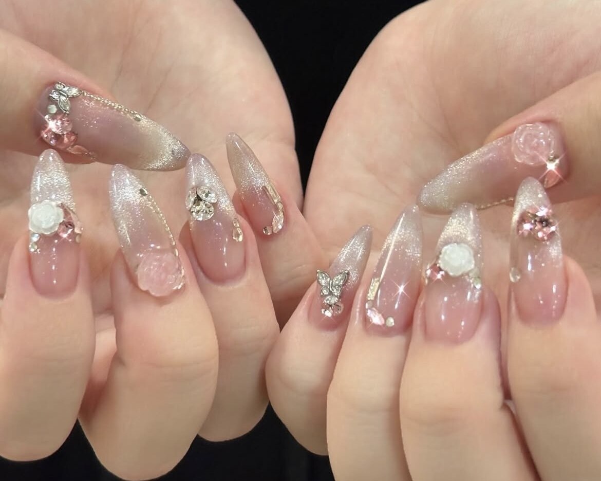 2026年春トレンド】ラメグラデーションのネイルデザイン集｜人気順｜17