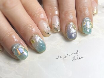 うるうるオーロラ水面ネイル