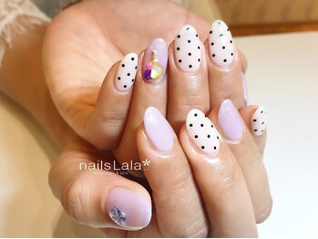 ネイルズ ララ(nails Lala)/ドットネイル。