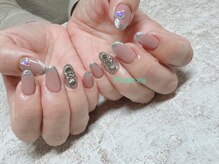 フランセス(Frances)/ラメフレンチ×スタッズアート