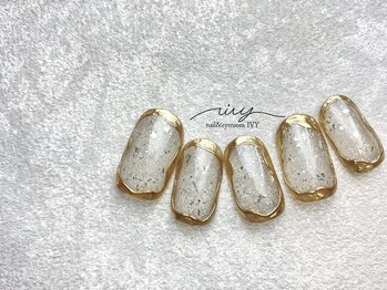 アイヴィー(IVY)/囲みミラーネイル