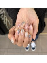 トータルサロン 白べぇーっ プラス/アシメネイル