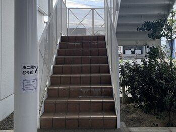 アイ ハンド(I hand)/2階に上がります(^o^)