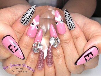 アン ジョーヌドラゴ/【ロングネイル】手書きロゴ