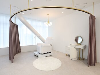 サロン ド リリー(salon de Lily)/広々とした半個室スペース◎