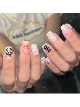 ウズ(UZU)/落書きネイル