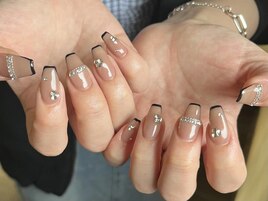 【Shiori @naka_inails】