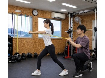 エスアンドシー イシカワ(S&C ISHIKAWA)の写真/【スポーツ整体資格保持者在籍】体の状態を見極め一人ひとりに合わせたストレッチ・トレーニングをご提案！