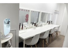 ヴァカンス 池袋店(VACANCES)の雰囲気（【施術後メイクブースで】ゆっくりとヘア、メイクをして頂けます）