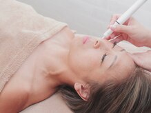 ルーメ 尼崎店(lume)の雰囲気（シミケアの施術風景です♪）