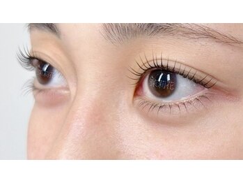 茉莉花の写真/ナチュラル×上品な美しさで目力UP♪負担を抑えた新感覚のまつげパーマ☆ビューラーより美しい仕上がりに！