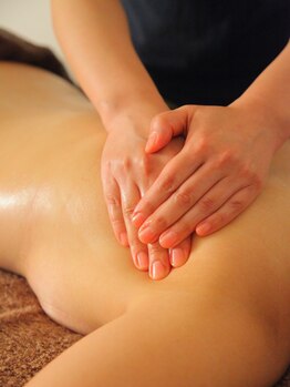 アロマ&クレイケアルーム ネロリドール(Nerolidol)/肩甲骨から腕の付け根