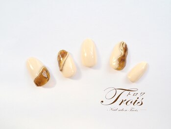 トロワ(Trois)/べっこうネイル