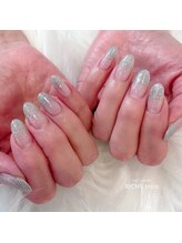リッシュ トロワ(RICHE trois)/シルバーグラデ♪フラッシュnail