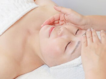 メナードフェイシャルサロン 江東大島/首、デコルテまでの極上ケア