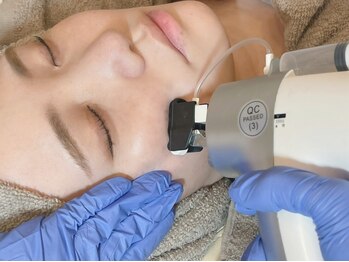 シエスタメル アイラッシュアンドリラクゼーション(SIESTA MELU)の写真/話題沸騰★医師監修【ExoLiftエクソリフト】細胞を活性化し、あらゆる肌悩みを解消へと導きます！