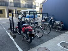 ぶっちょシャイン(ぶっちょShine)/お店の裏手、ビルの駐輪場１