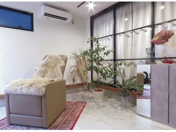 ソル(SOL)の写真/【三軒茶屋駅徒歩5分/最終受付19時◎】広々空間の隠れ家プライベートサロン♪お仕事帰りにも施術可能◎