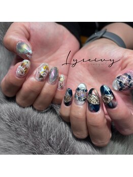 リライヴィー(Lyreivy)/蛇柄ネイル