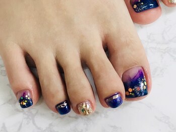 ネイルズ とんぷそん/妖艶さ溢れるフットネイル♪