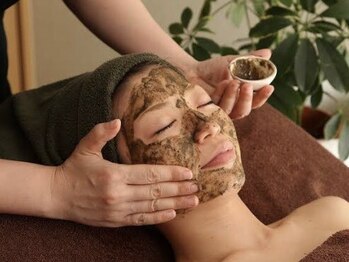 シャイニング ジェイ(Shining J)の写真/ピーリング★【ＶＯＳトリートメントフェイシャル￥22000】ファンデーションのノリが変わると大人気！