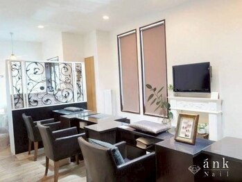 アンクネイルの写真/ネイル初心者&サロン迷子の方歓迎♪【初回ワンカラー(フラッシュネイル有)¥4800~/定額ハンドネイル¥6800~】