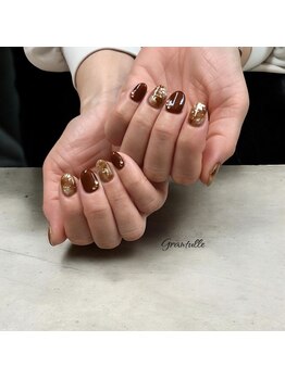 グランチュール(Grantulle)/ブラウンニュアンスネイル