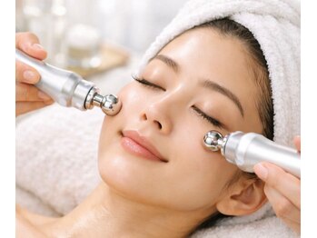 トリンテ バイ フェース(TRINTE by FAITH)/マイクロカレントでたるみ毛穴へ