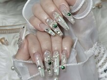 Eli Nails 新宿【エリネイルズ】《長さだし専門店/つけ放題/持ち込み/スカルプ》/チェックネイル、キラキラ