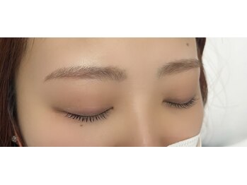 ルー(Lou)の写真/垢抜け眉はプロにお任せ♪黄金比wax脱毛と間引きで、あなただけの美眉をデザイン◎