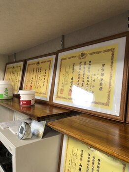 ルナレーナ化粧品 西鉄グランドホテル店/スタッフは全員理容師です。