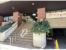 この階段を登ります♪