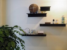 フリージア(Freesia)/入口すぐのウォールシェルフ