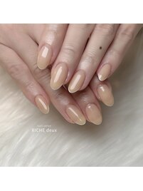 定番！上品ネイルネイル