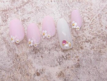 アンベリール 横浜店(Embellir)/(1746)ガーリー小花ネイル