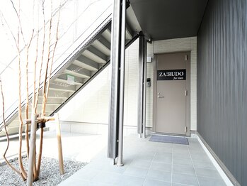 ザ ルード(ZA:RUDO)/男女で入り口が別