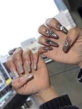 ピュアティネイル(purity nail)/左右非対称ネイル