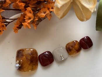 シキナ(shikina)/べっこう 秋ネイル フット