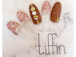 ツィードネイル