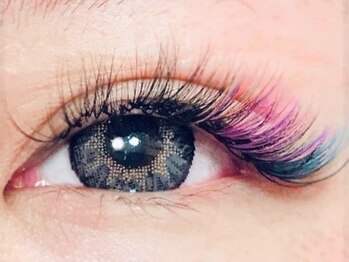 アヤネイルズ アンド アイラッシュ(AYA NAILZ.＆Eyelash)の写真/大人可愛い個性派カラー♪ここにしかないクオリティ◎周りと差がつくカラーエクステで洗練された目元を演出