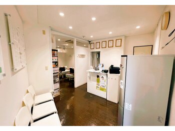 リフレッシュ 池袋西口店/サロン2階受付