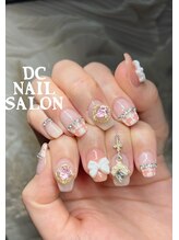 DCネイルサロン/やり放題、パーツは別途料金
