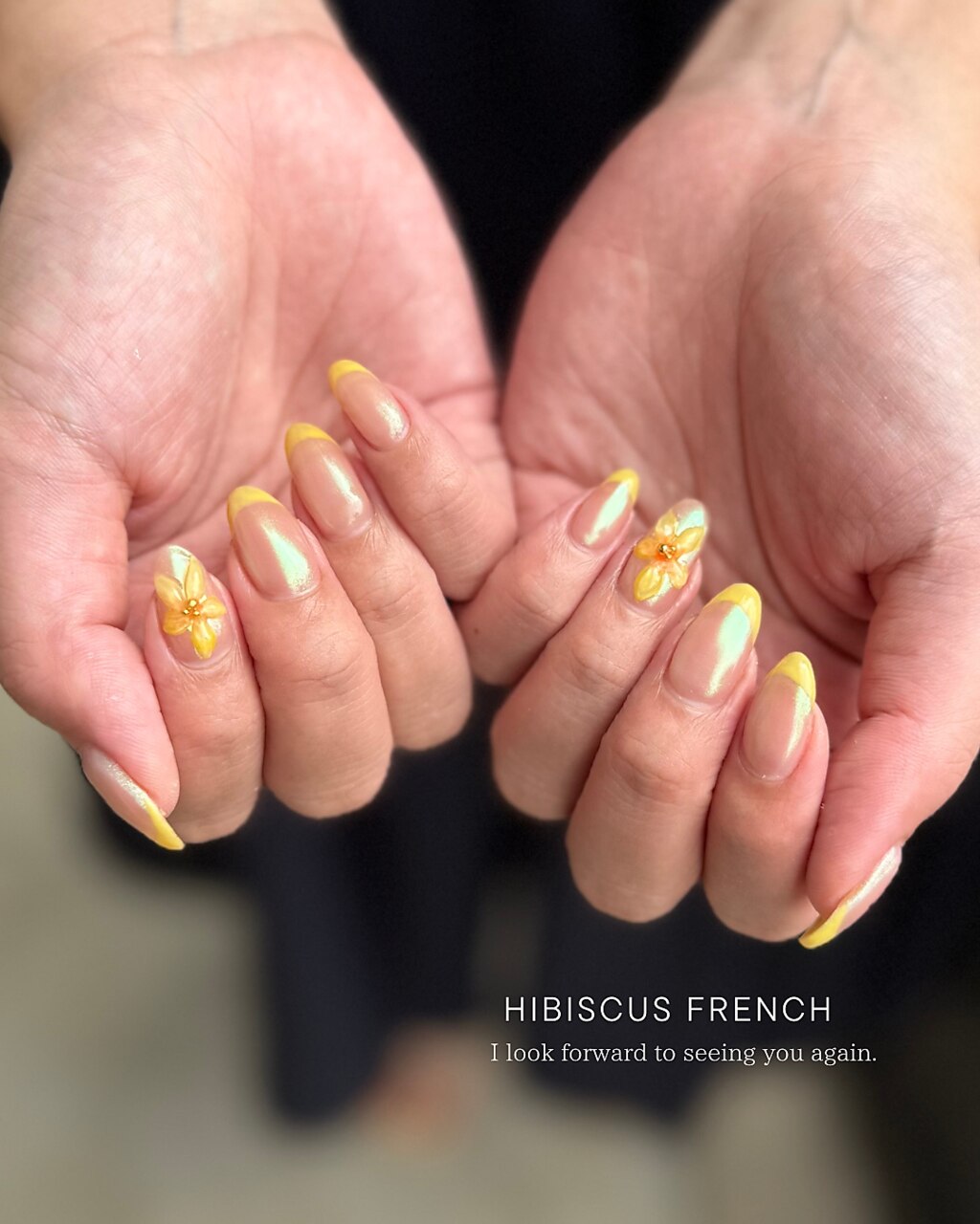 2025年-2026年冬トレンド】ハイビスカスのネイルデザイン集｜人気順｜9
