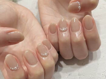 スワローネイルアイ(swallow nail eye)/シンプルパールアート