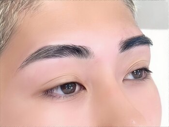 スワッグ トウキョウ(Swag Tokyo)の写真/【顔の印象は眉が8割★】第一印象を変えるなら眉から！清潔感ある“イケメン眉”でナチュラルに印象UPへ♪