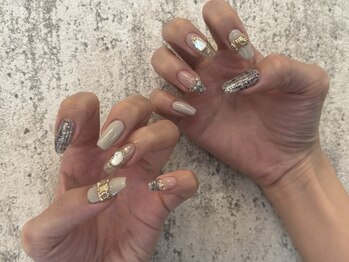 ネイルラウム(nail ravum)の写真/【OLさんに人気☆ご新規様ワンカラー¥4500】爪の形や肌の色に合わせて、指先から美しく仕上げます♪