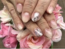 プラハネイル(+HER 美甲)/ニュアンス×ホイル